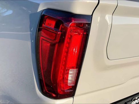 Used 2024 GMC Sierra 1500 AT4 w/ Technology Package AWD/4WD image 29