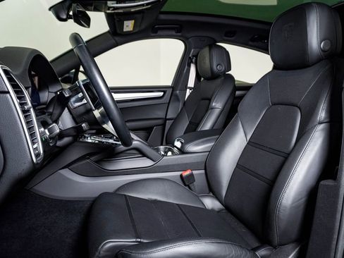 Certified 2023 Porsche Cayenne S AWD/4WD image 5