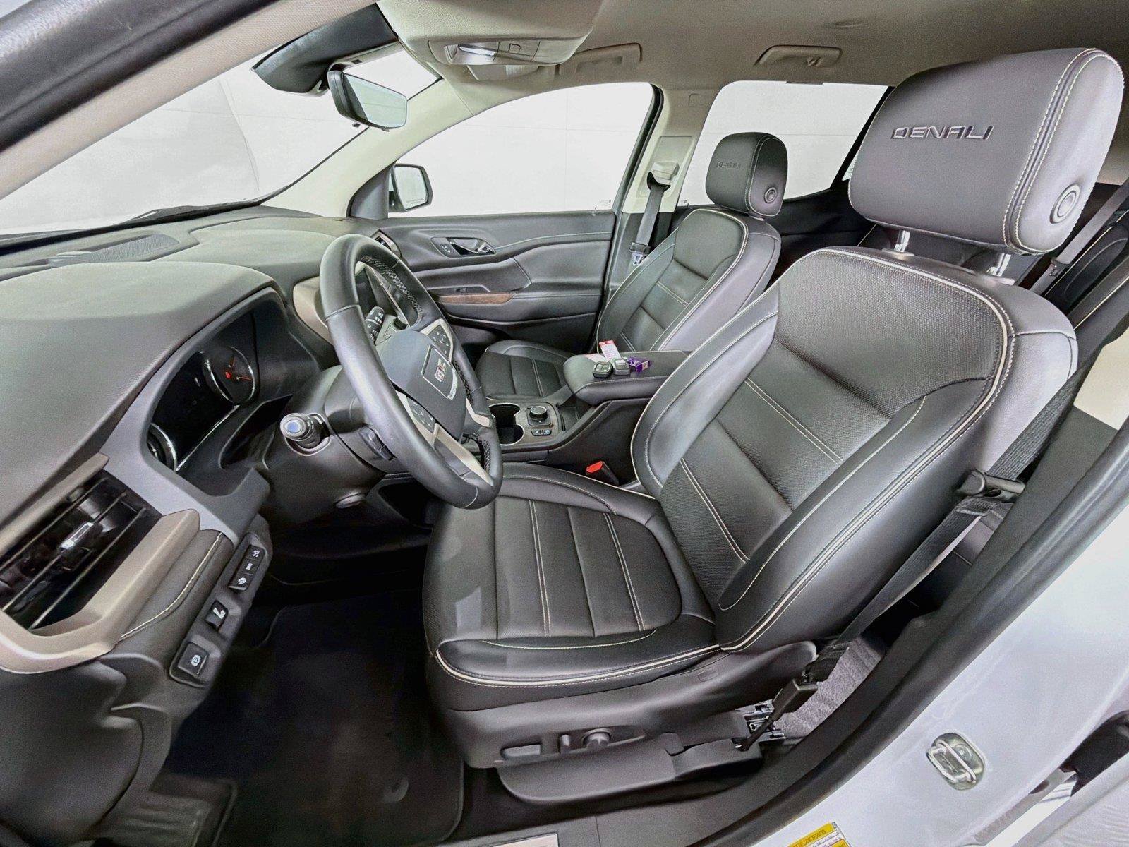 Used 2023 GMC Acadia Denali w/ Denali Technology Package AWD/4WD image 2