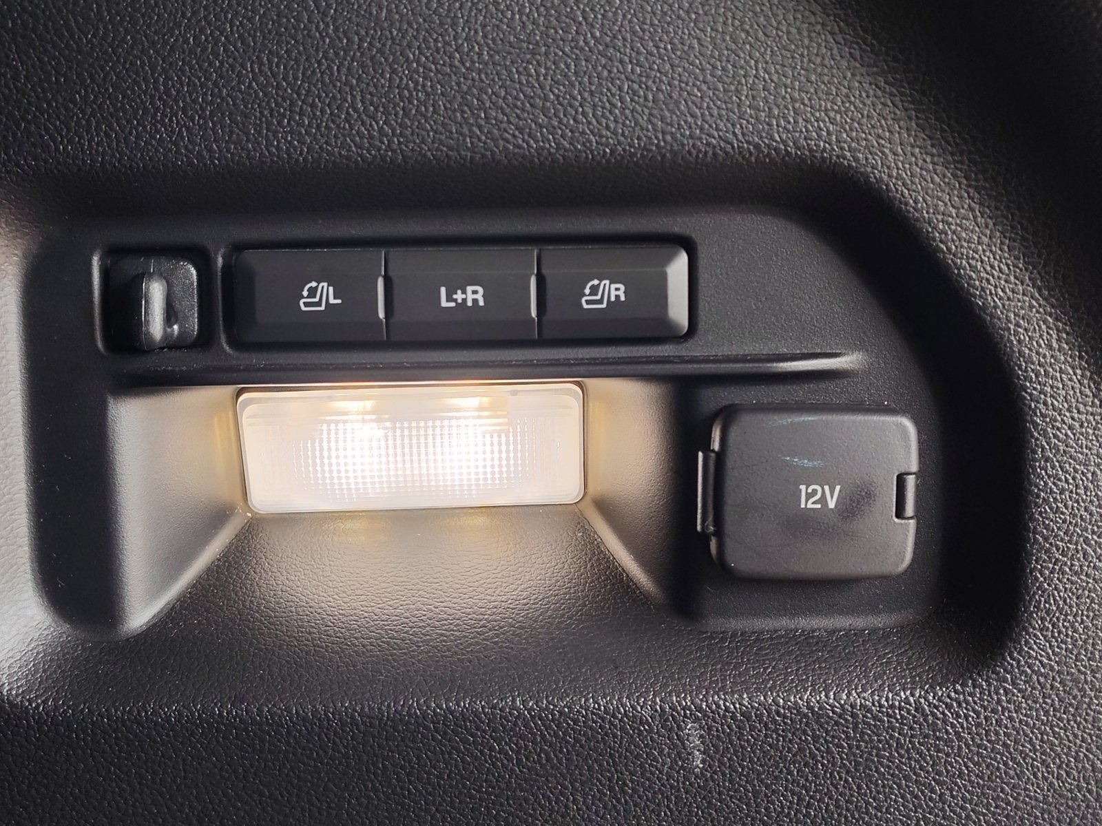 Used 2020 Ford Explorer Limited RWD image 33