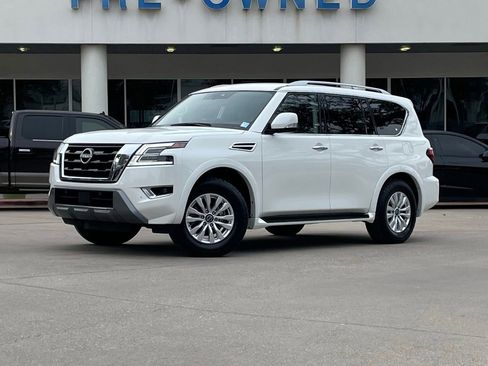 Used 2024 Nissan Armada SV image 2