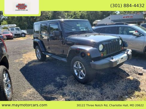 Used 2013 Jeep Wrangler Unlimited Sahara w/ Connectivity Group AWD/4WD image 1