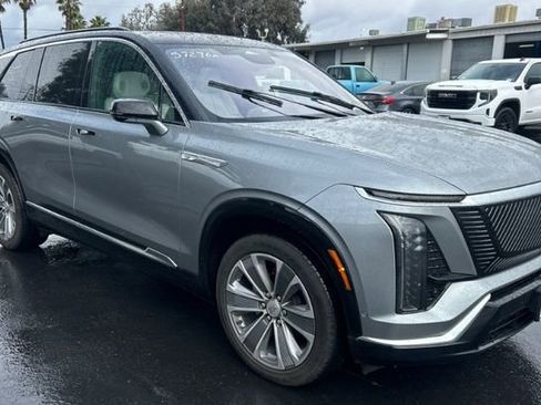 Used 2026 Cadillac Vistiq Luxury image 1