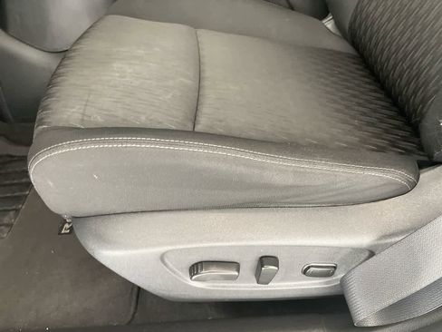 Used 2019 Nissan Rogue SV image 12