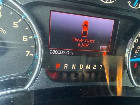 Used 2013 Ford F150 XLT w/ Luxury Equipment Group RWD image 2