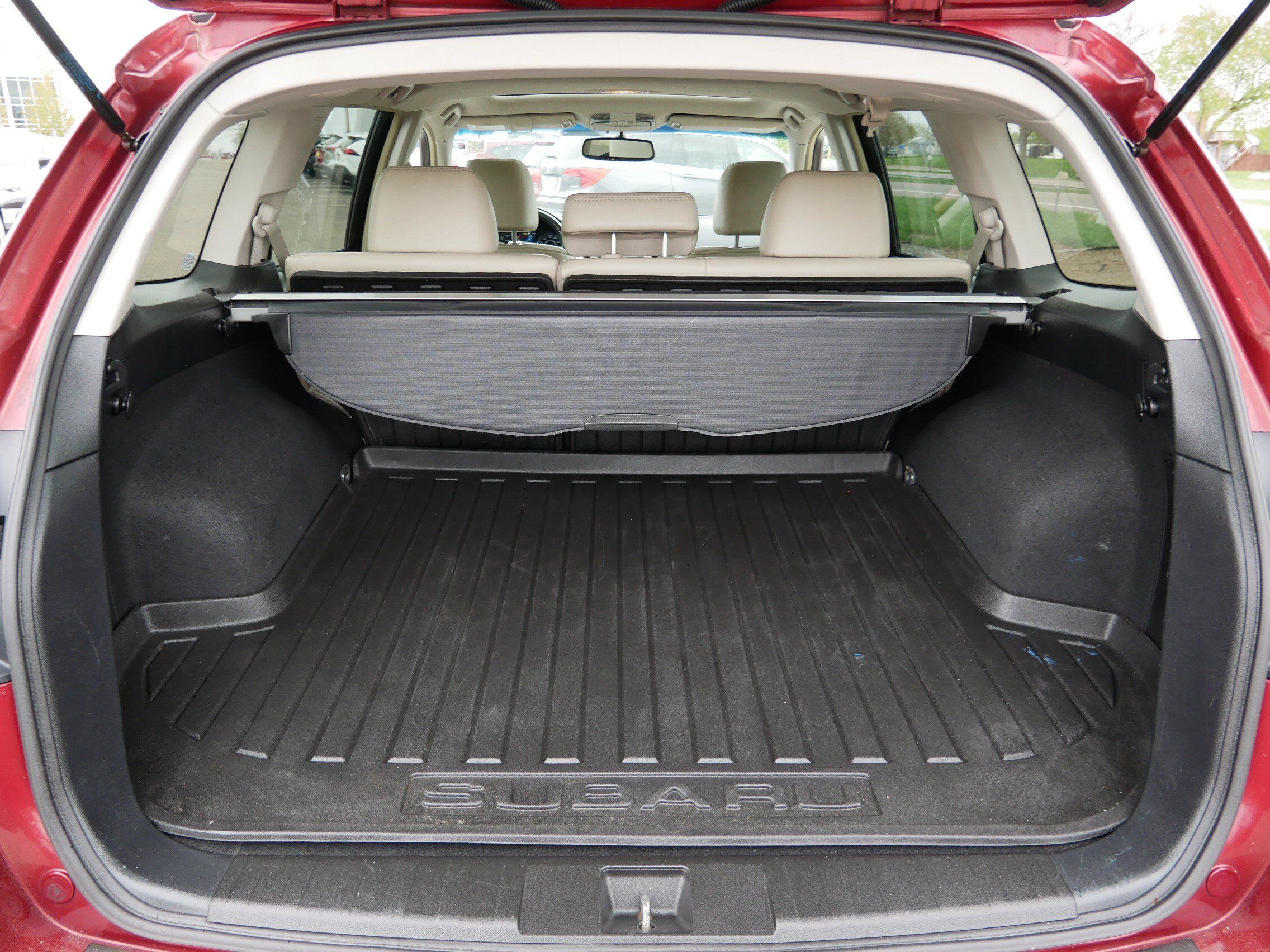 Used 2013 Subaru Outback 3.6R Limited w/ Moonroof Pkg AWD/4WD image 18