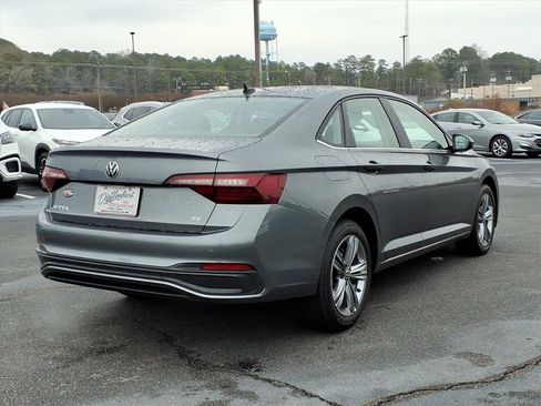 Used 2024 Volkswagen Jetta SE image 17