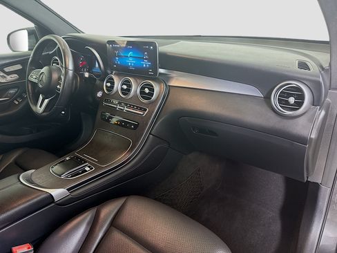 Used 2020 Mercedes-Benz GLC 300 image 30