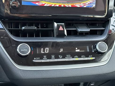 Used 2024 Toyota Corolla LE FWD image 21