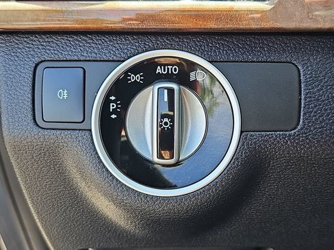 Used 2012 Mercedes-Benz E 350 Sedan image 28