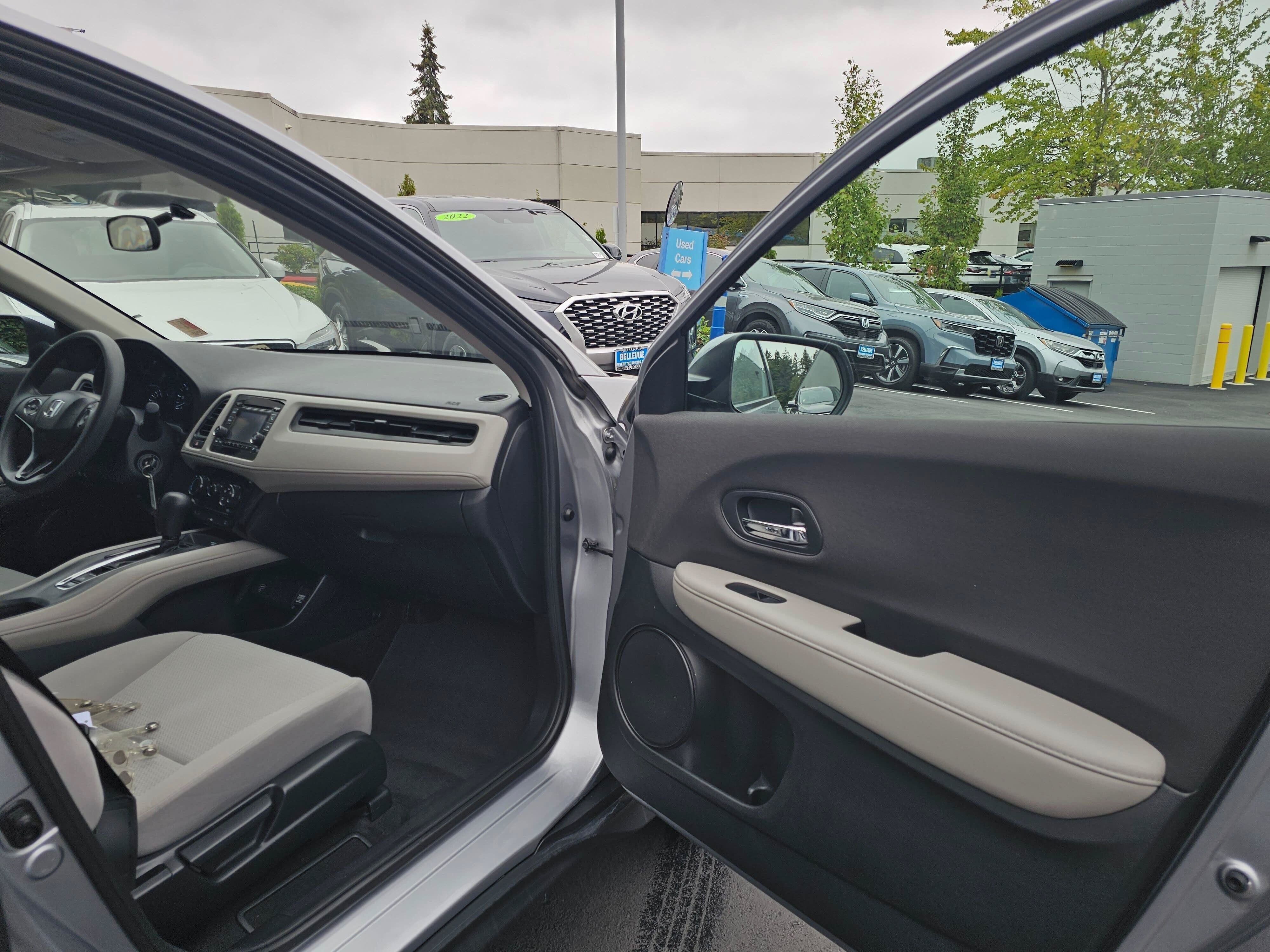 Used 2019 Honda HR-V LX image 12