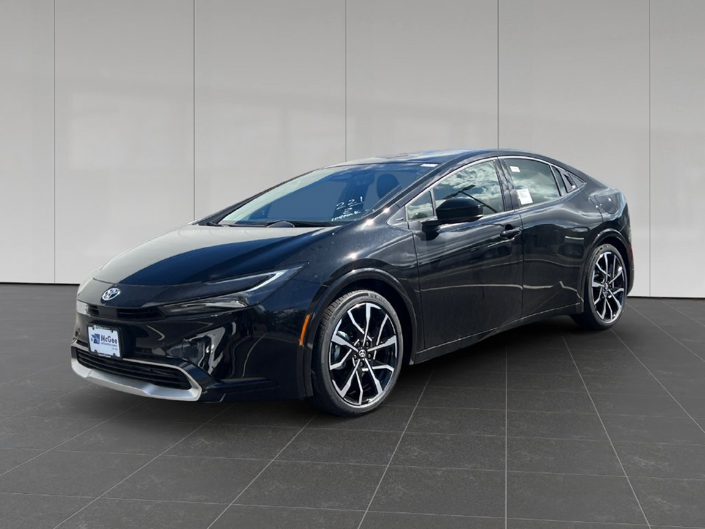 New 2027 Toyota Prius Plug-In Hybrid FWD image 1