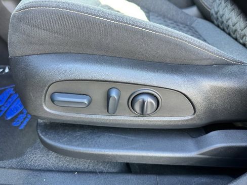 Used 2022 Chevrolet Equinox LT image 12