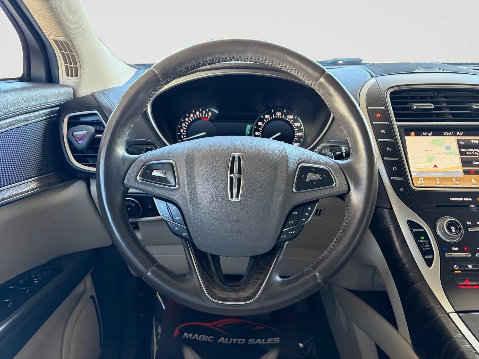 Used 2017 Lincoln MKX Select w/ Select Plus Package AWD/4WD image 29