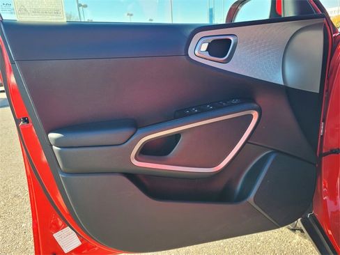 Used 2024 Kia Soul LX w/ Option Group 015 image 18