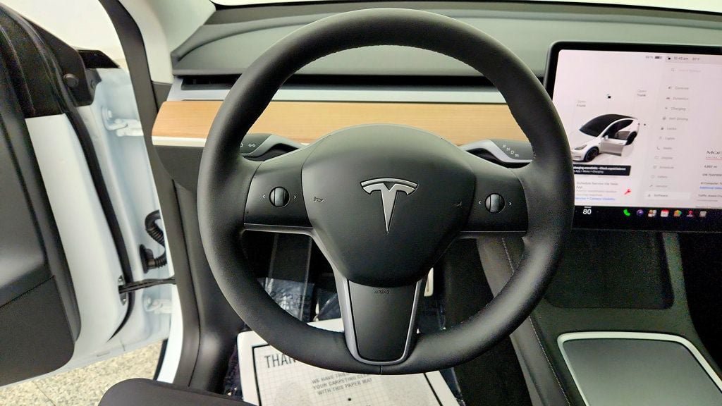 Used 2024 Tesla Model Y Performance AWD/4WD image 13