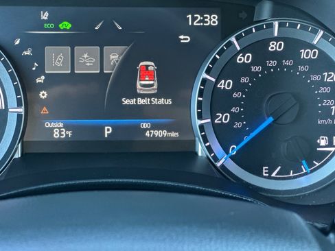 Used 2023 Toyota Highlander LE image 28