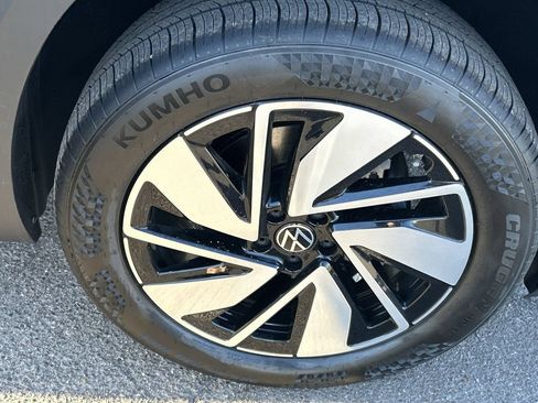 New 2026 Volkswagen Atlas SE FWD image 6