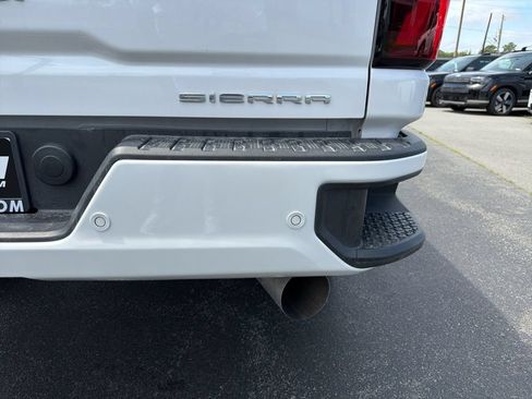Used 2024 GMC Sierra 2500 Denali Ultimate AWD/4WD image 7