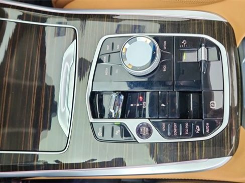 Used 2025 BMW X7 xDrive40i w/ Executive Package image 53