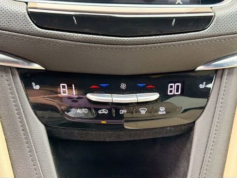 Used 2018 Cadillac XT5 AWD image 15