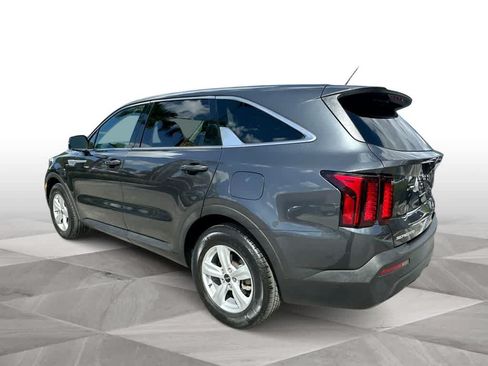 Certified 2023 Kia Sorento LX FWD image 6