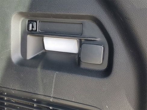 Used 2023 Ford Explorer ST-Line image 9