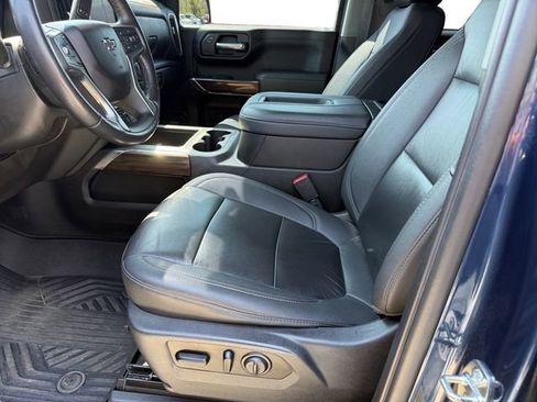 Used 2021 Chevrolet Silverado 1500 LT Trail Boss w/ Convenience Package II image 4