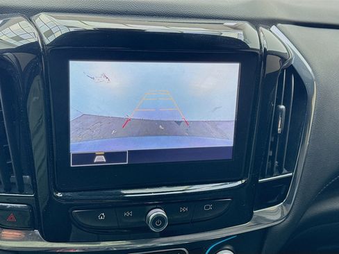 Used 2023 Chevrolet Traverse LT AWD/4WD image 10