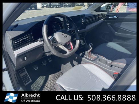 Used 2025 Volkswagen Jetta GLI Autobahn image 9