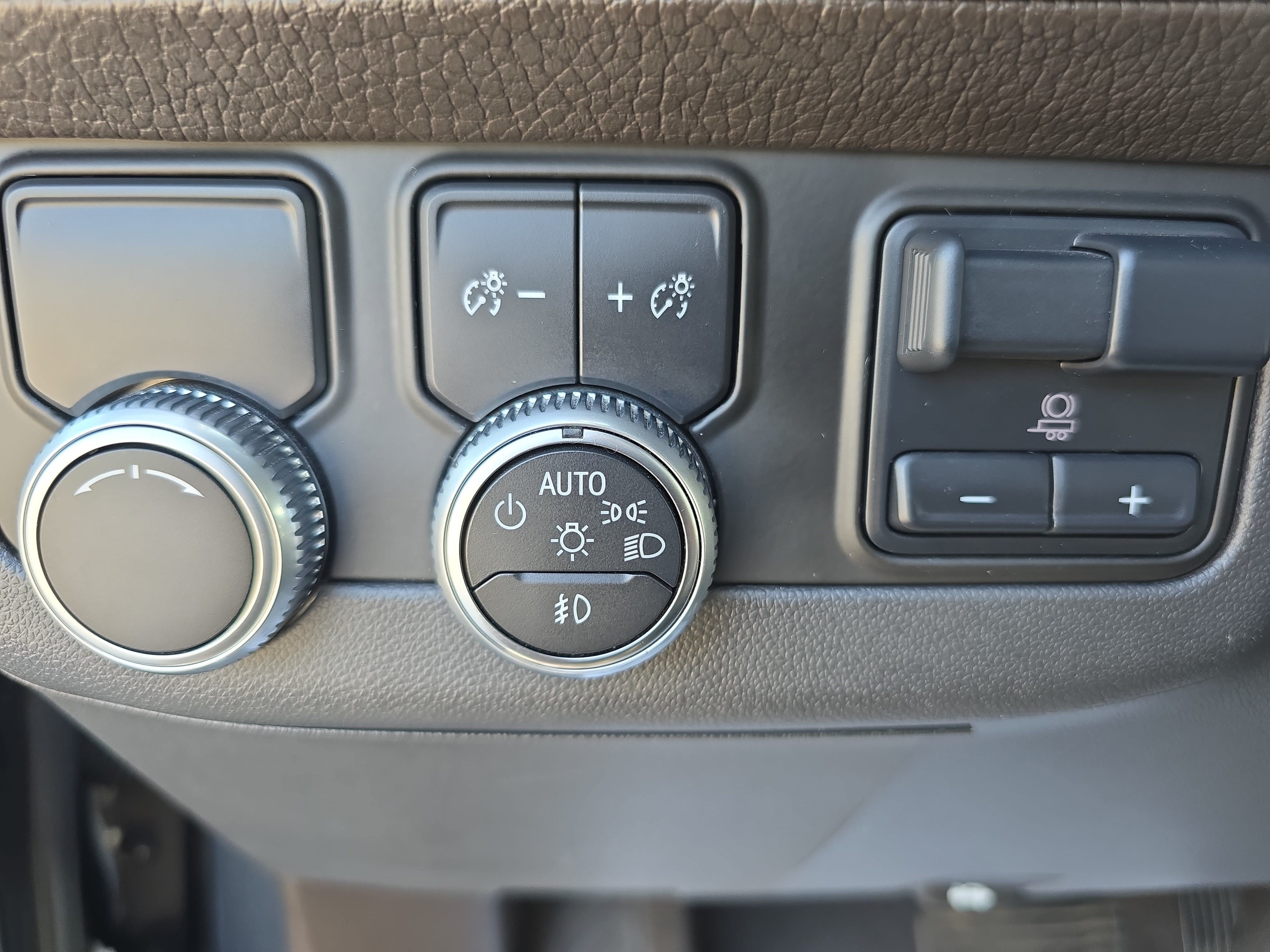 Used 2021 GMC Yukon Denali w/ Denali Premium Package RWD image 26