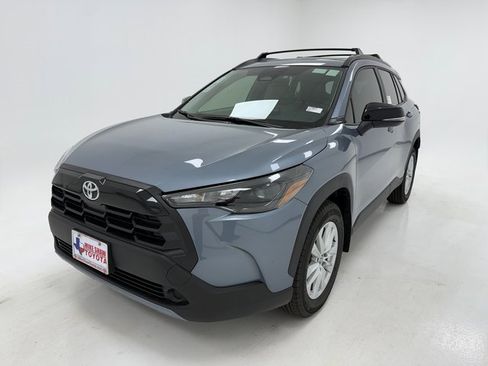 New 2026 Toyota Corolla Cross LE w/ Moonroof Package image 4