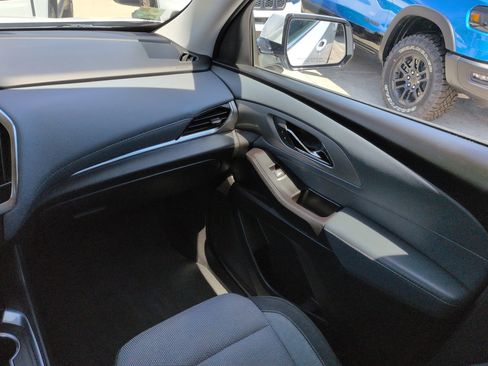 Used 2019 Chevrolet Traverse LT FWD image 17