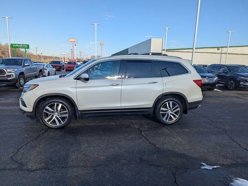 Used 2018 Honda Pilot Touring image 6