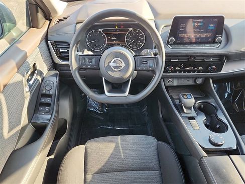 Certified 2022 Nissan Rogue SV image 12