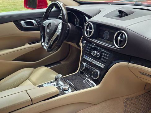 Used 2013 Mercedes-Benz SL 550 image 15