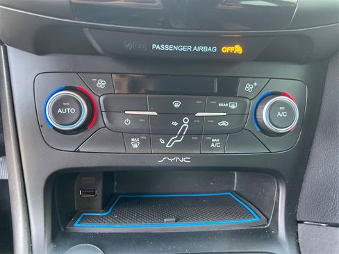 Used 2018 Ford Focus SEL image 47