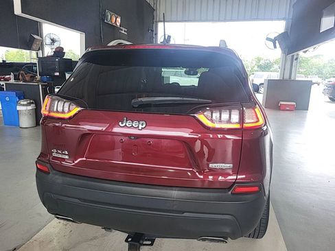 Used 2019 Jeep Cherokee Latitude Plus w/ Comfort/Convenience Group AWD/4WD image 8
