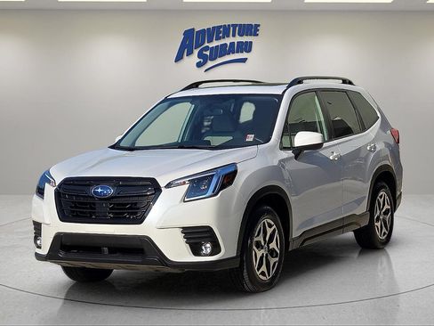 Used 2024 Subaru Forester Premium AWD/4WD image 2