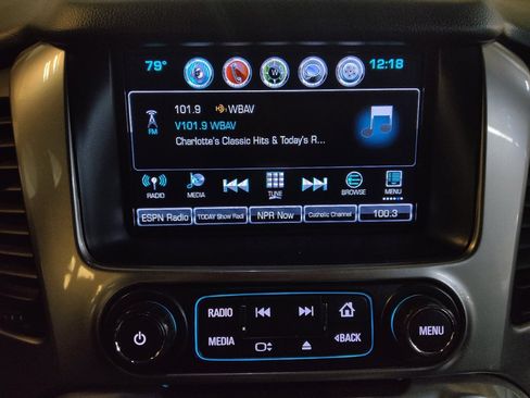 Used 2019 Chevrolet Suburban Premier AWD/4WD image 25