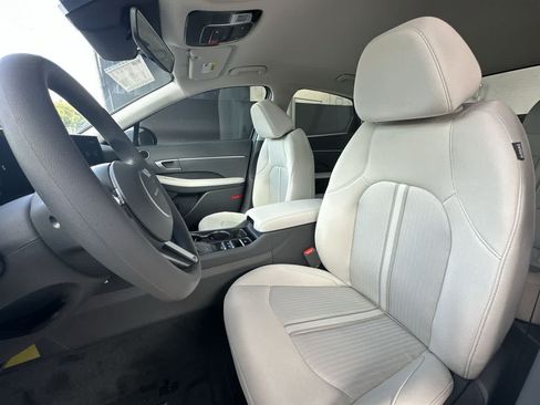 Used 2026 Hyundai Sonata SE FWD image 14