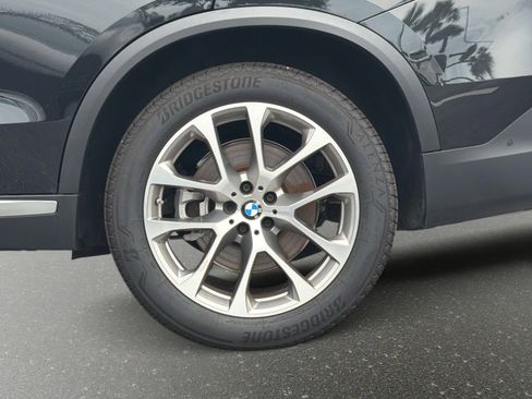 Used 2025 BMW X5 xDrive40i w/ Premium Essential Package AWD/4WD image 16
