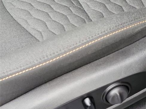 Used 2021 Chevrolet Equinox LT image 10