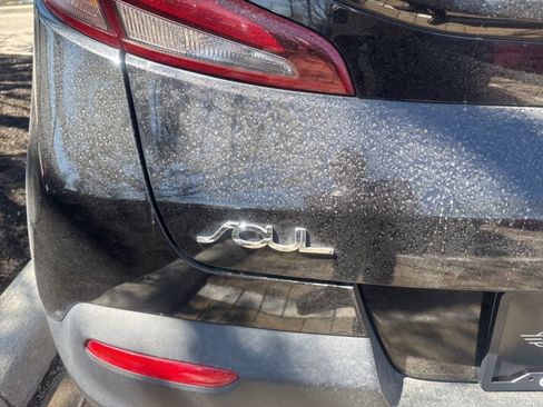 Used 2020 Kia Soul LX image 11