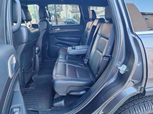 Used 2016 Jeep Grand Cherokee Limited w/ Luxury Group II image 26