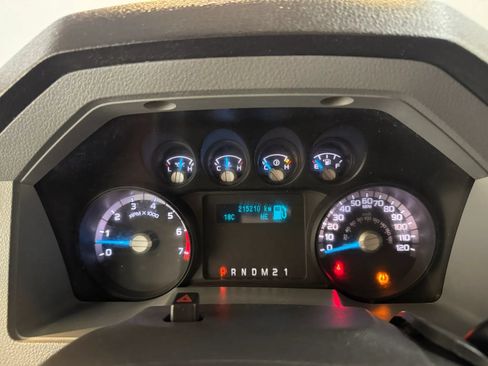 Used 2015 Ford F250 XLT w/ Camper Package AWD/4WD image 13