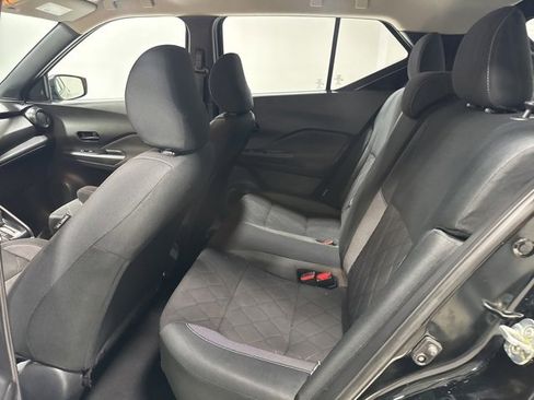 Used 2020 Nissan Kicks S image 15