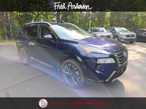 Used 2025 Nissan Rogue Platinum AWD/4WD image 13
