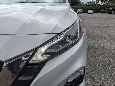 Used 2019 Nissan Altima 2.5 SR w/ SR Premium Package FWD image 9