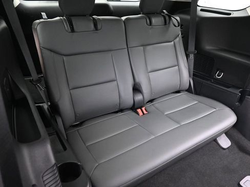 Used 2025 Ford Explorer Active w/ Active Comfort Package RWD image 31